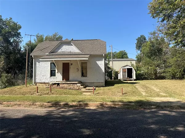 920 N Market Avenue, Shawnee, OK 74801