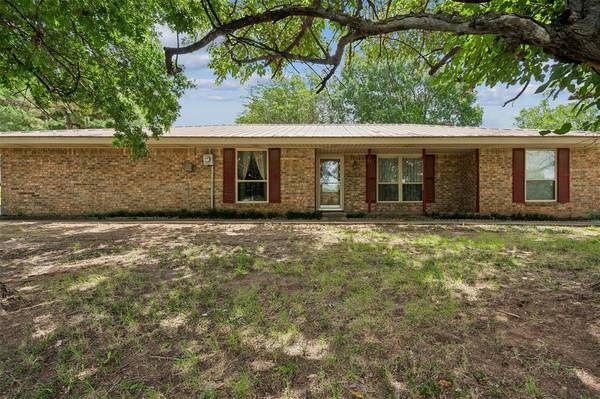 1002 Lake Drive, Weatherford, TX 76085