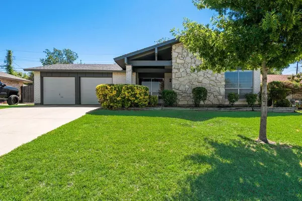 2712 Lago Vista Loop, Irving, TX 75062