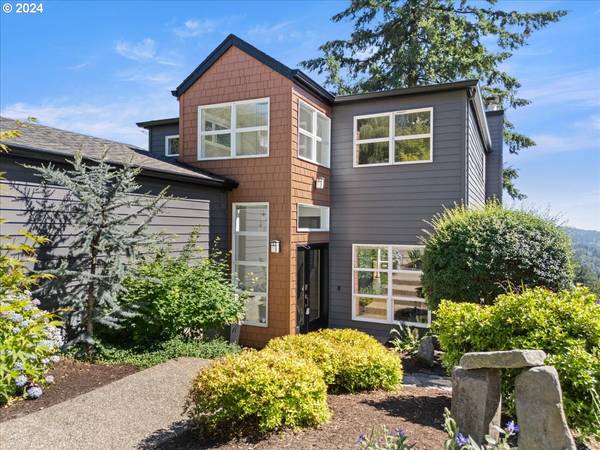 3730 SW GROVER ST,  Portland,  OR 97221