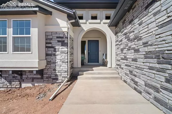 Monument, CO 80132,4732 Foothills Flash CT