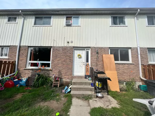 Belleville, ON K8P 4R4,19 Tracey Park DR #38