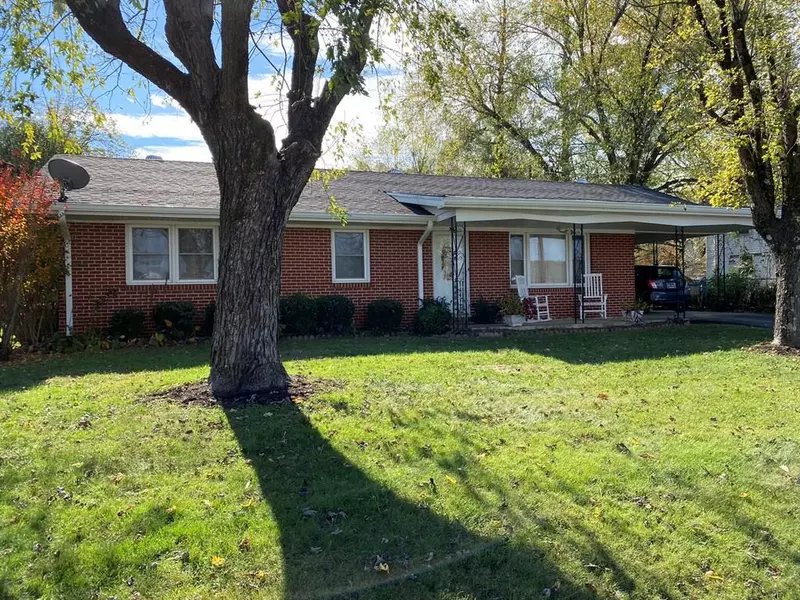 209 E Cedar St, Livingston, TN 38570