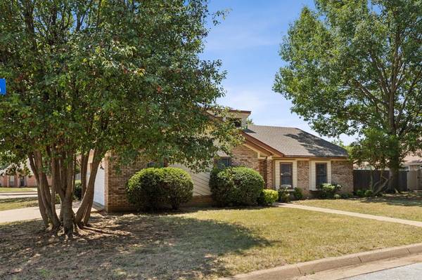 Arlington, TX 76001,3800 Meadowmere Lane