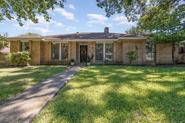 4022 Tracey Trail, Rowlett, TX 75088