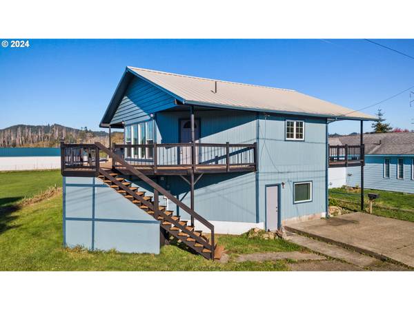 1075 LAUREL AVE, Reedsport, OR 97467