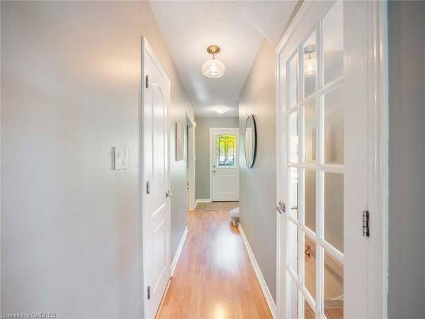 Milton, ON L9T 4H1,844 LAURIER AVE