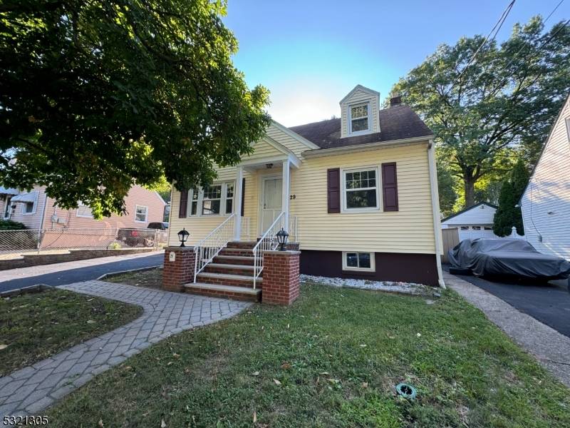 29 Stevenson Pl, Kearny Town, NJ 07032