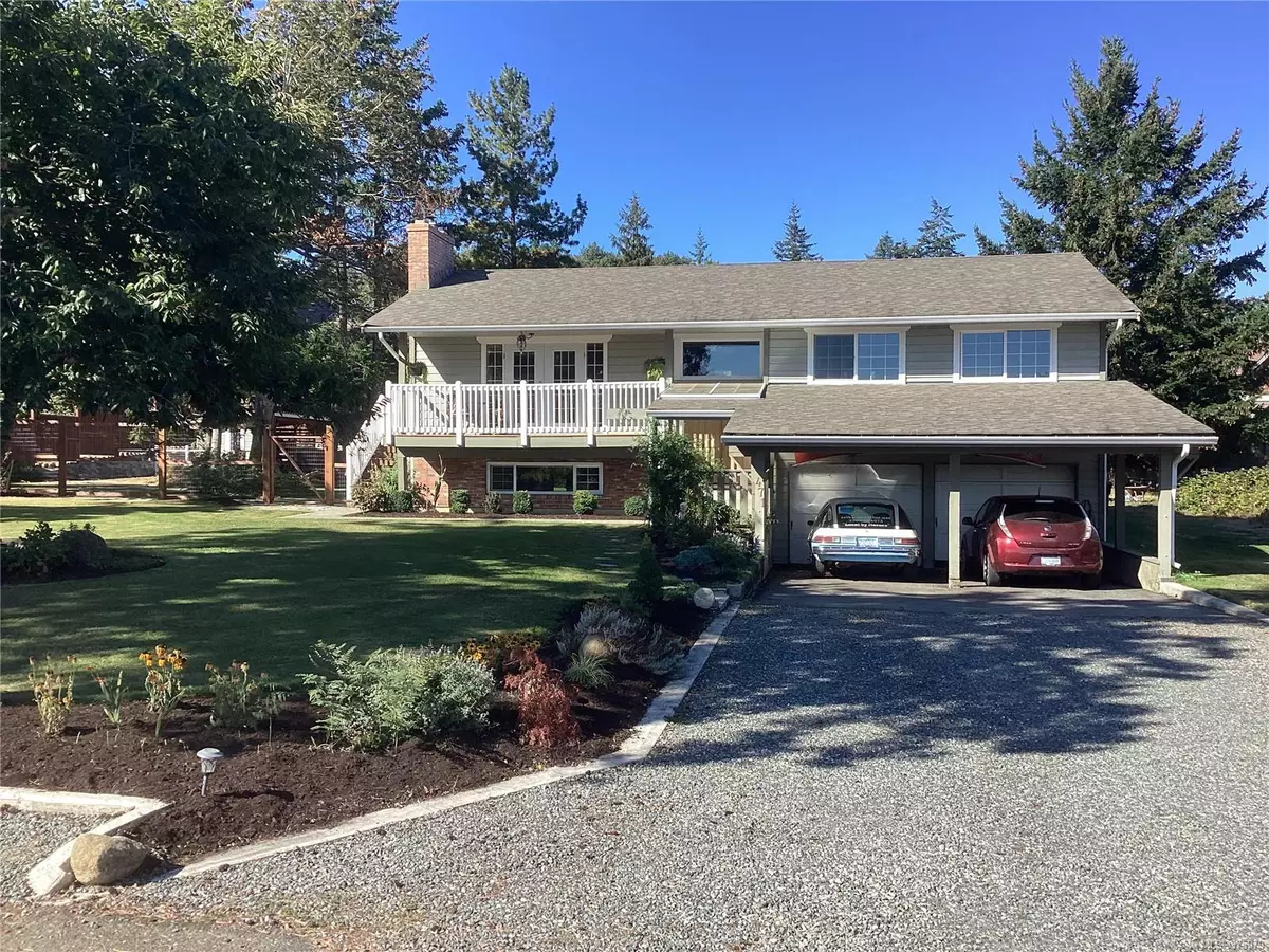 Comox, BC V9M 3W6,471 butchers Rd