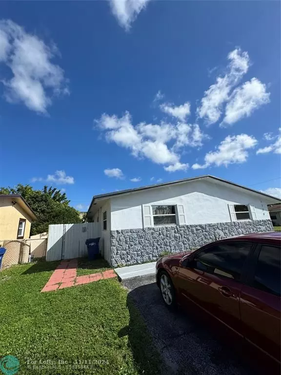 Lauderhill, FL 33313,1700 NW 52nd Ave  #4