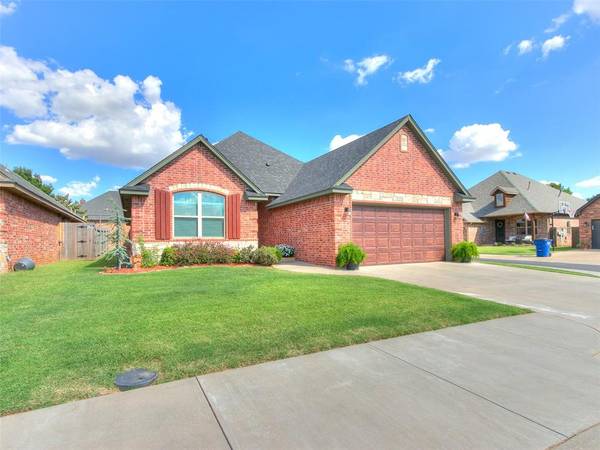 1215 Crimson Creek Circle, El Reno, OK 73036