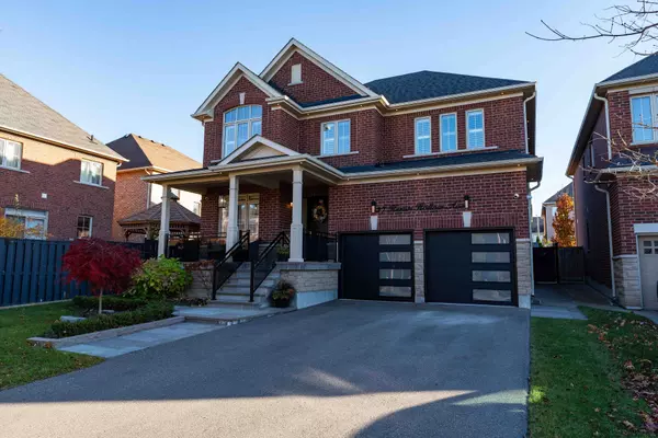 27 Heron Hollow AVE, Richmond Hill, ON L4E 0V7