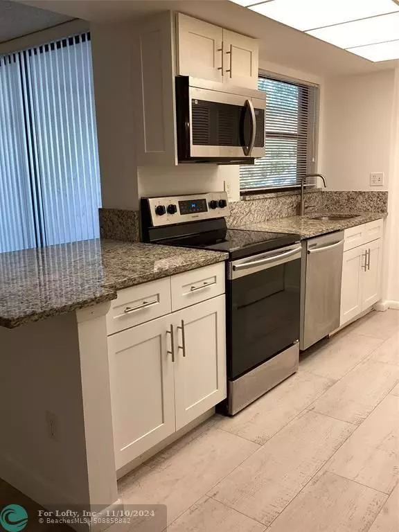 Plantation, FL 33317,6800 Cypress Rd  #114