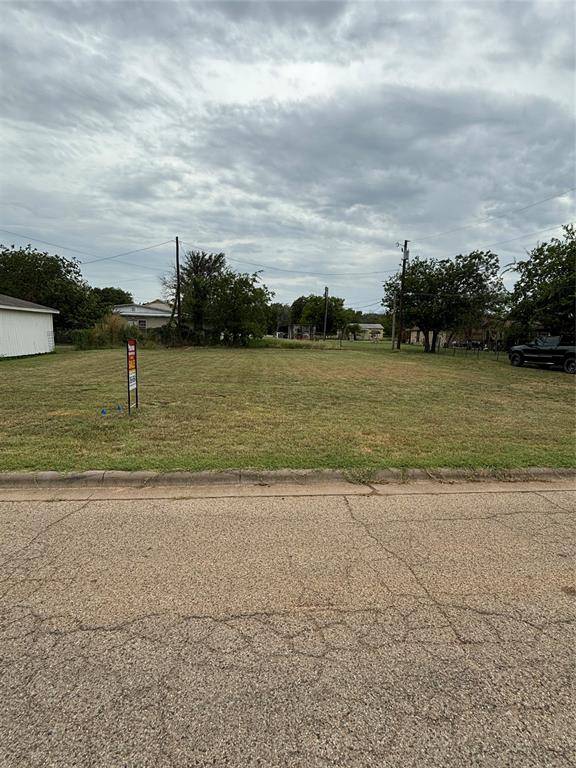 203 Deputy Larry Miller Drive,  Granbury,  TX 76048