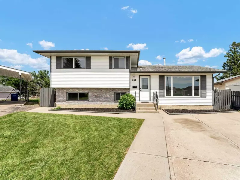 28 Cairney CRES SE, Medicine Hat, AB T1B 1L4