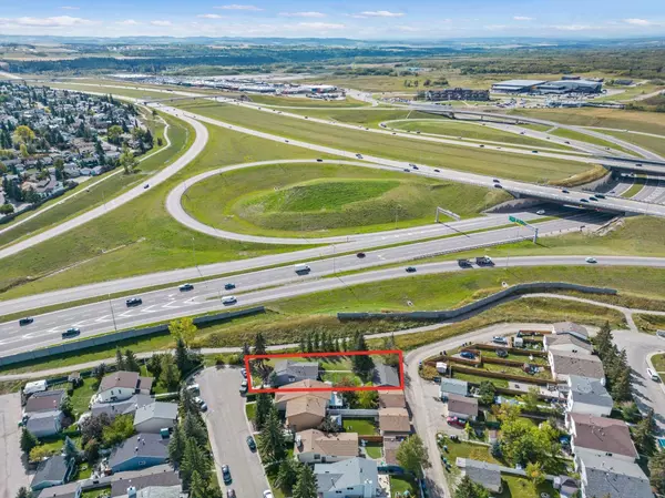 Calgary, AB T2W 5G4,71 Cedardale Mews SW