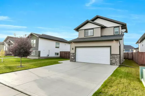 Lacombe, AB T4L 0B4,38 Mackenzie Ranch WAY