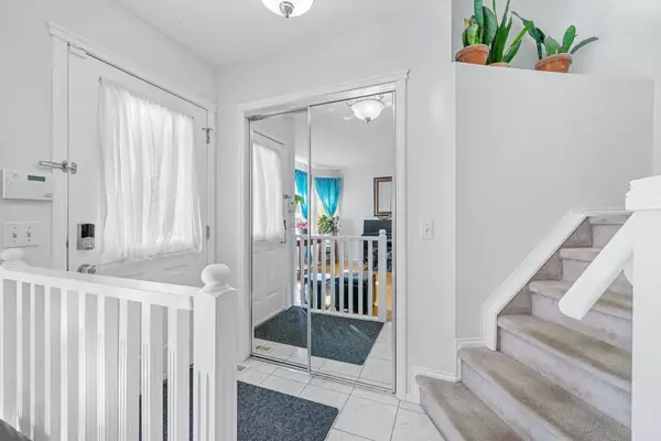 Calgary, AB T3J4W4,28 Taralea GDNS NE