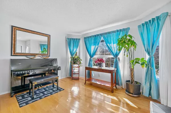 Calgary, AB T3J4W4,28 Taralea GDNS NE