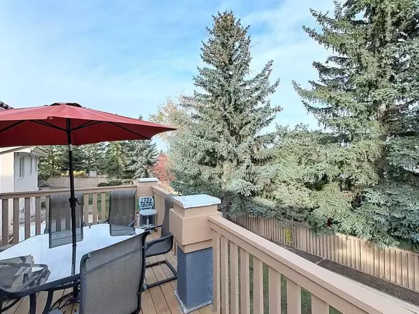 Calgary, AB T3H 2N2,217 Sirocco PL Southwest