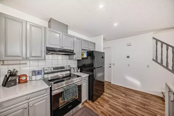 Calgary, AB T3J 5L1,56 Saddletree CT Northeast