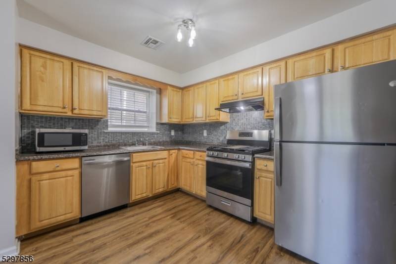 61-63 Hedden Ter, Apt 1 #1, Newark City, NJ 07108