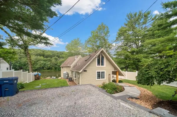 Hardyston Twp., NJ 07460,10 E Shore Trl