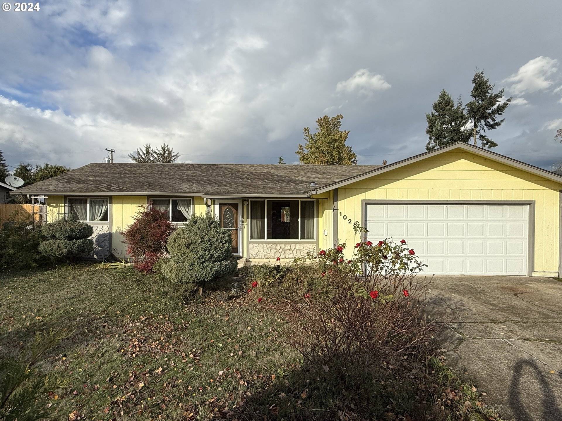 Springfield, OR 97477,1028 Lochaven AVE