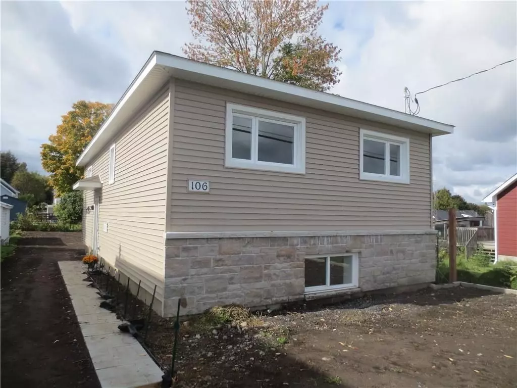 North Glengarry, ON K0C 1A0,106 BISHOP ST S