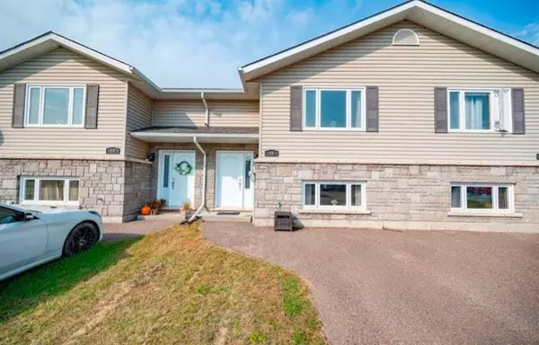 Petawawa, ON K8H 0C3,16 WILLIAM THOMAS DR