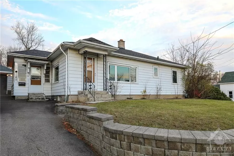 147 QUEEN ST, Smiths Falls, ON K7A 3N8