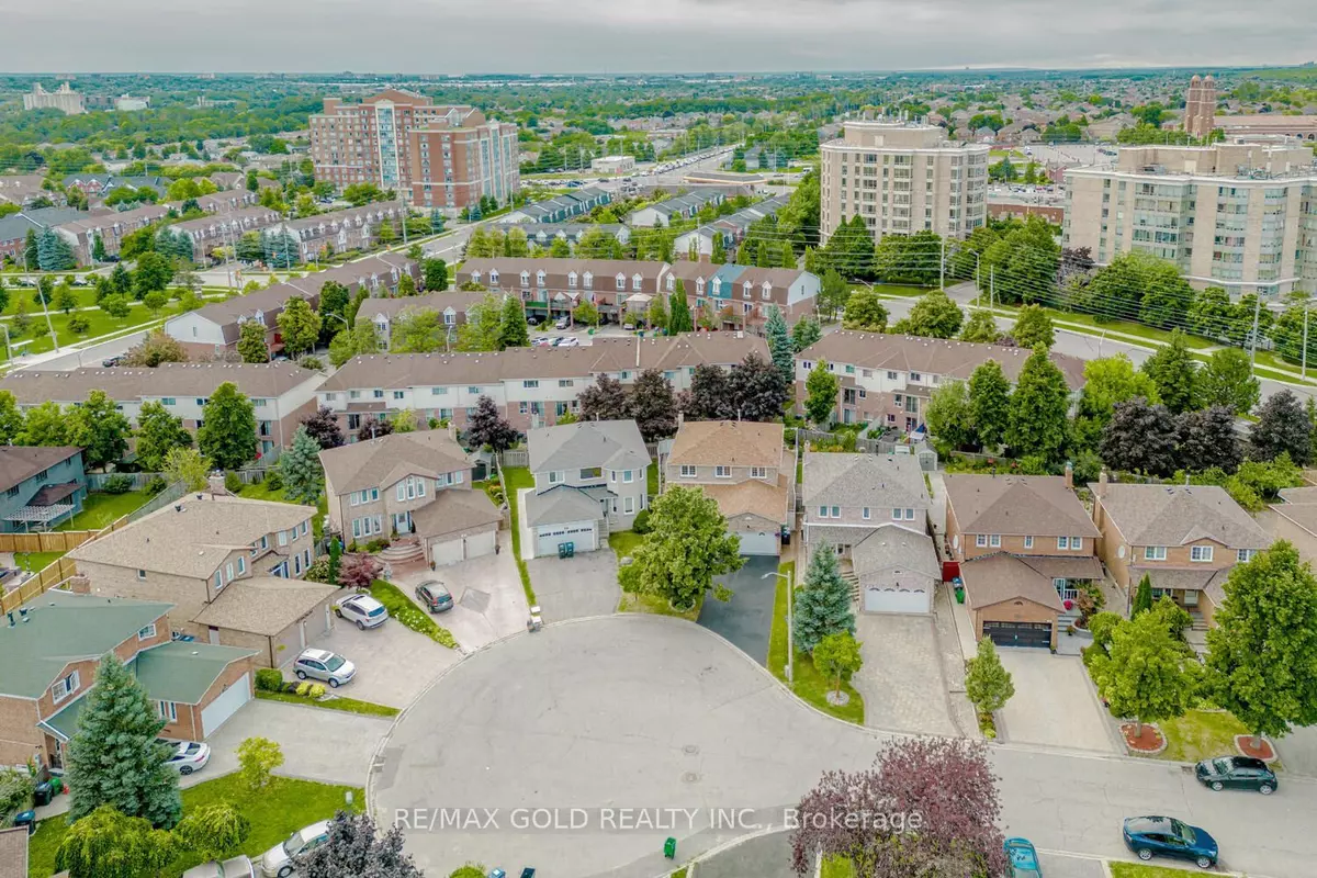 Mississauga, ON L5V 1H7,1467 Santa Rosa CT