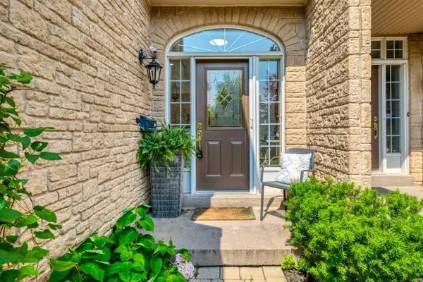 Oakville, ON L6M 3N3,2303 Hill Ridge CT #10