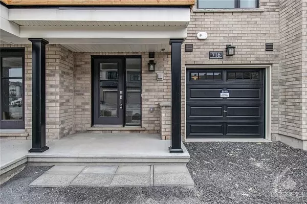 Barrhaven, ON K2J 7C1,716 DONERAILE WALK