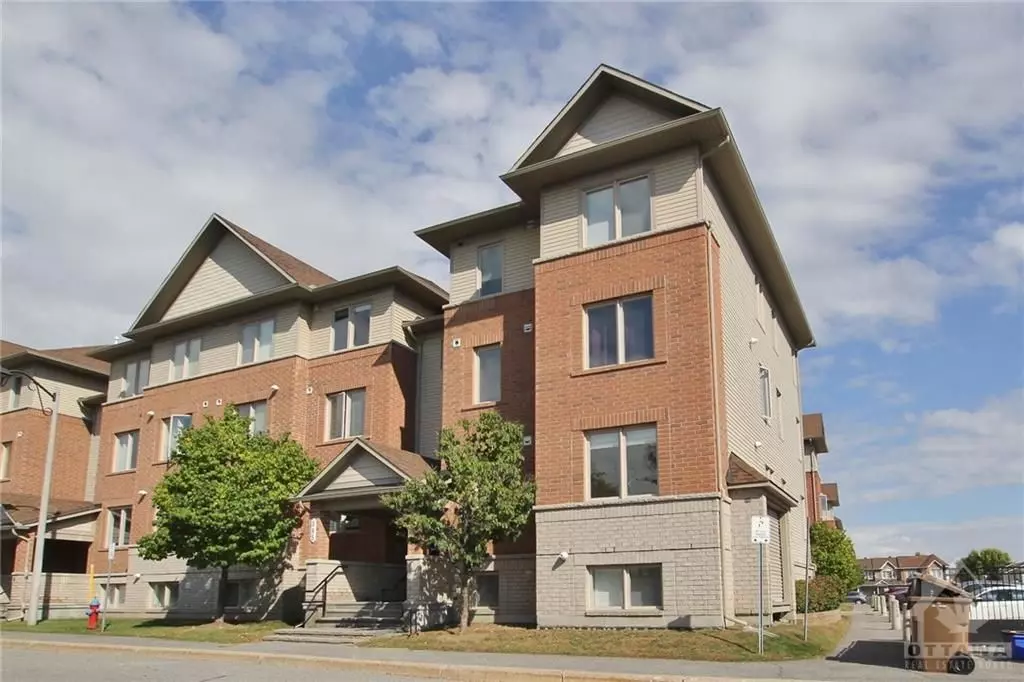 Barrhaven, ON K2G 4R4,545 STONEFIELD #4