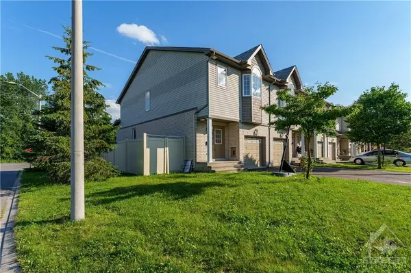 Hunt Club - South Keys And Area, ON K1T 0H8,298 MACOUN CIR