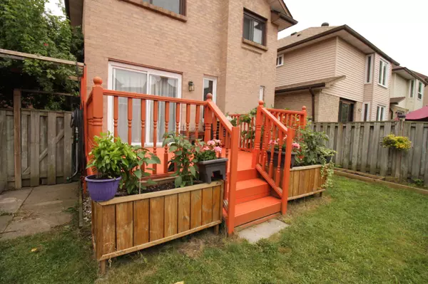 York, ON L4J 3J8,15 Esther CRES