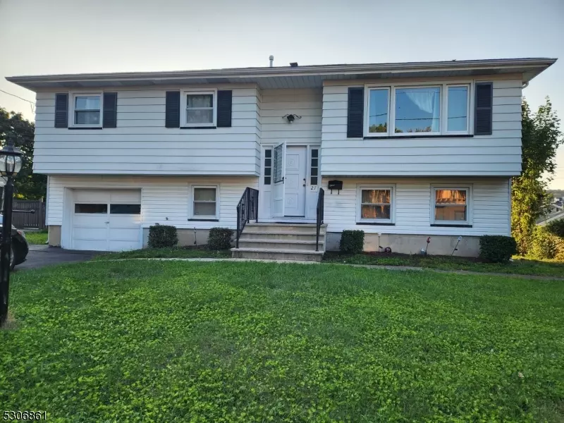 27 Garfield Pl, Totowa Boro, NJ 07512