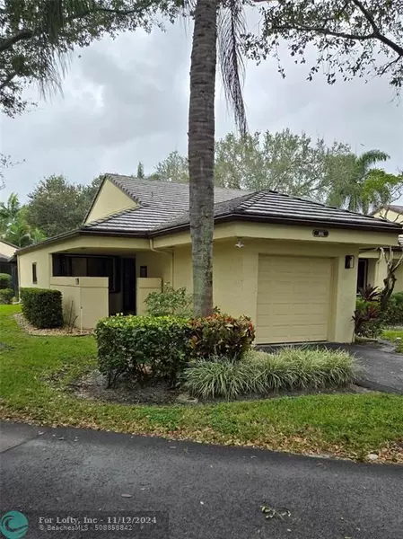 301 NW 95th Ave, Plantation, FL 33324