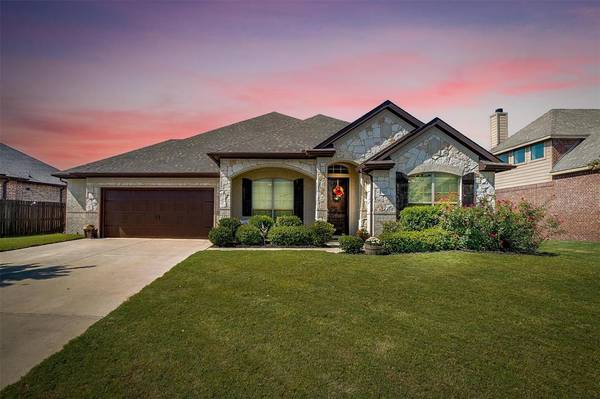 405 Lake Park Drive, Midlothian, TX 76065