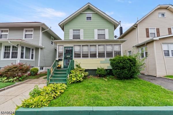 40 Irving St, East Orange City, NJ 07018