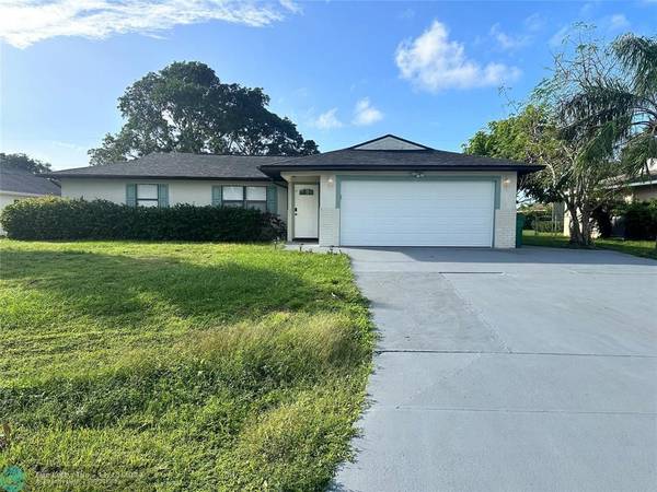 358 NE Genesee Ave, Port St Lucie, FL 34983