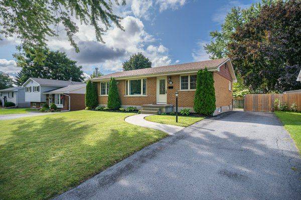 169 Belmont AVE, Kingston, ON K7M 4T3