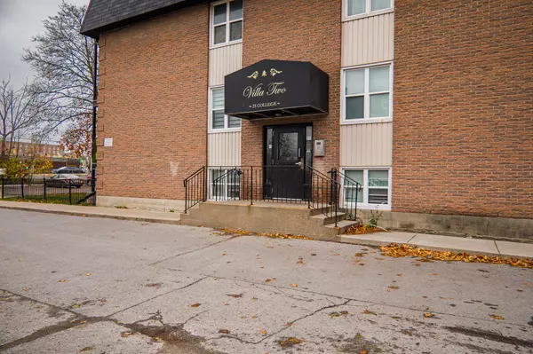 Belleville, ON K8P 3A3,25 College ST E #306