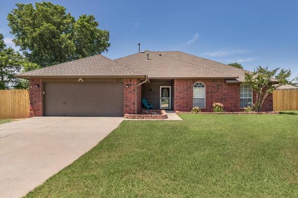 429 E Magnolia Terrace, Mustang, OK 73064