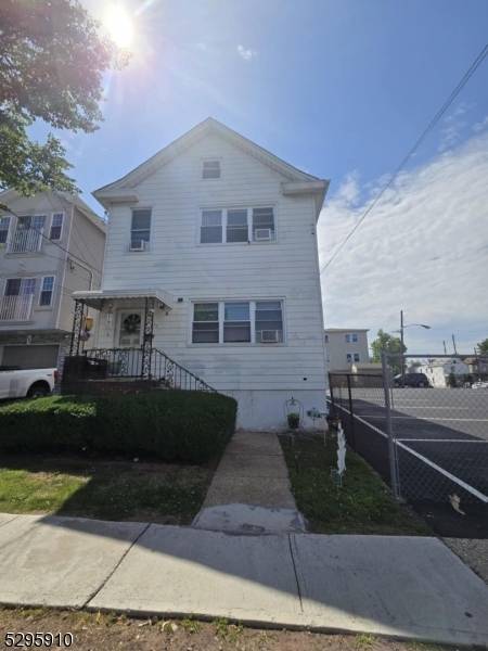 137 Washington Ave, Elizabeth City, NJ 07202