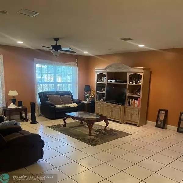 4701 NW 41st Ct, Lauderdale Lakes, FL 33319