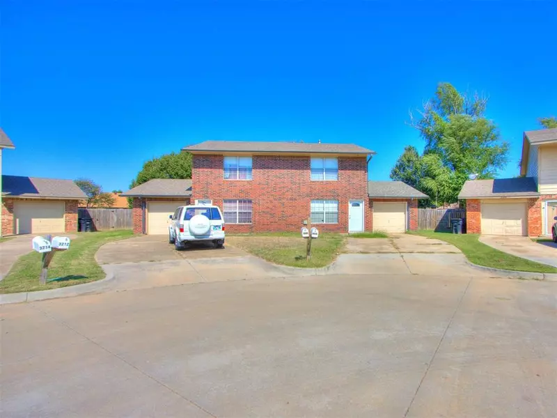 3208 Lois Arline Circle, Moore, OK 73160