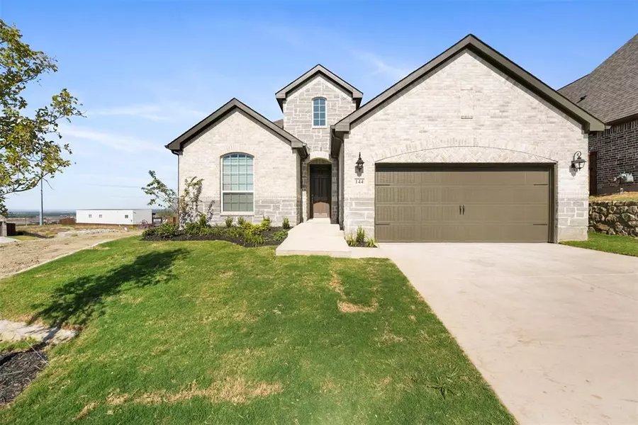 144 Tierra Blanca Lane, Rhome, TX 76078