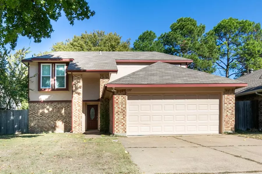 2207 Wembley Downs Drive, Arlington, TX 76017